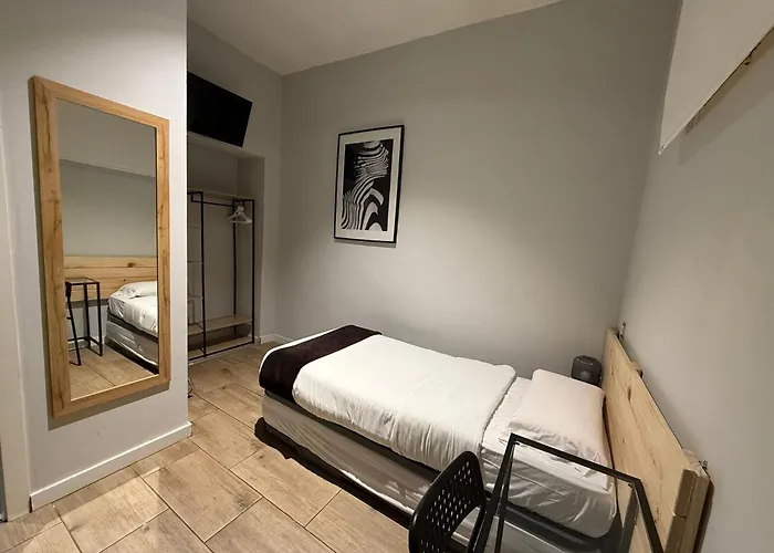 Marina Rooms